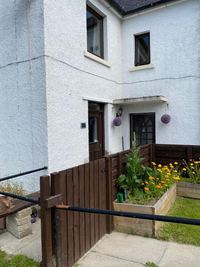 No 5 Newly Refurbished 4 Bedroom House Cononbridge Bagian luar foto