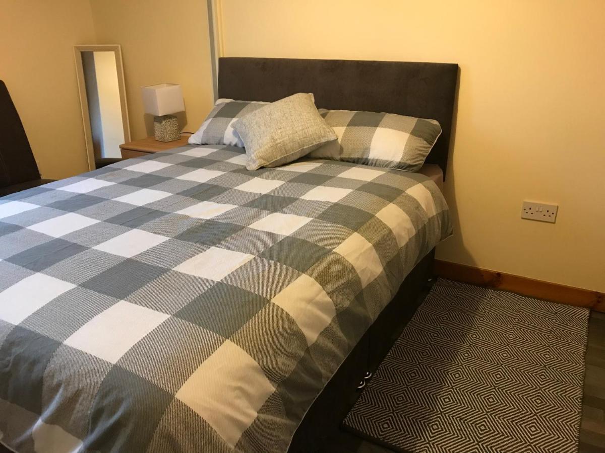 No 5 Newly Refurbished 4 Bedroom House Cononbridge Bagian luar foto