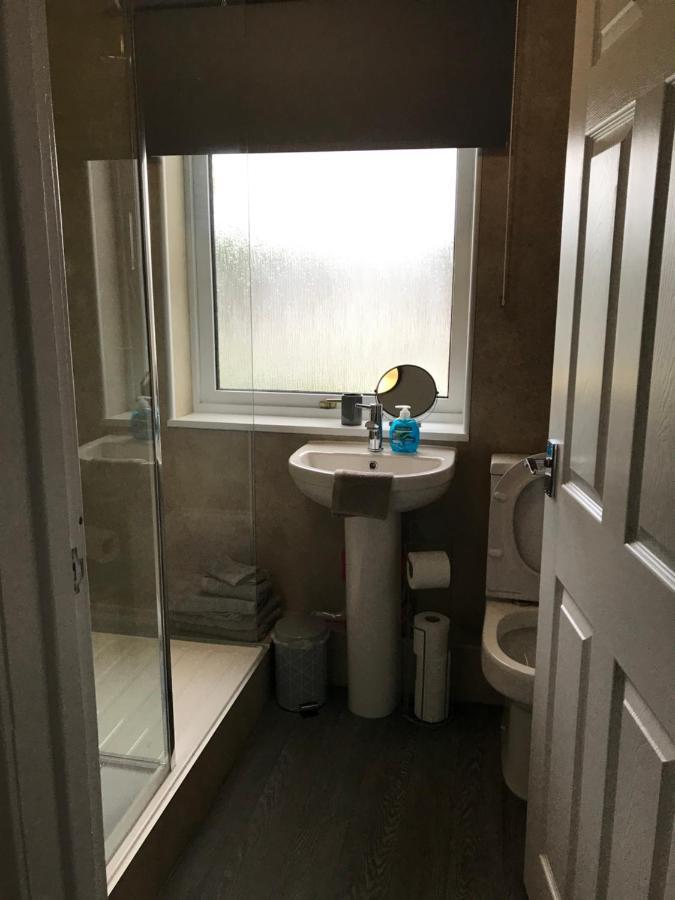 No 5 Newly Refurbished 4 Bedroom House Cononbridge Bagian luar foto