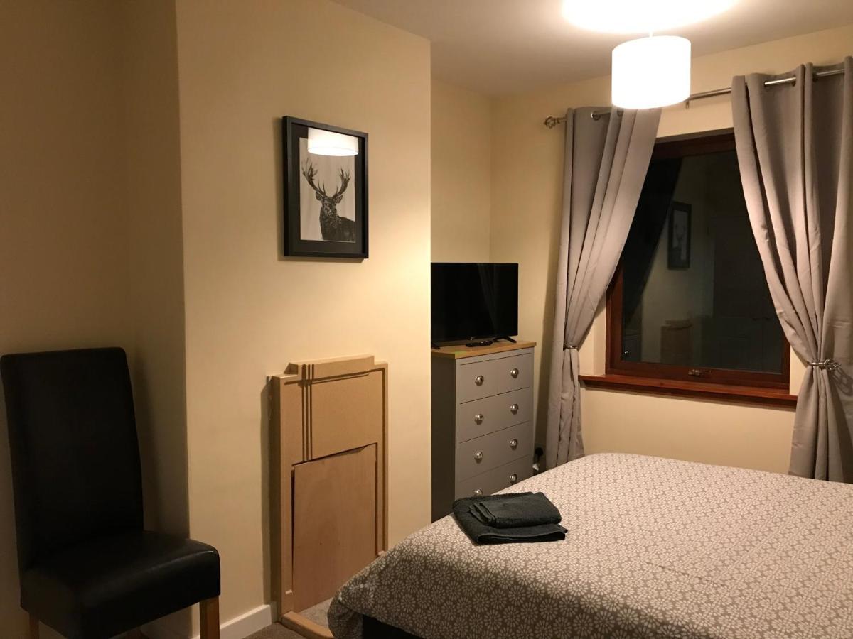 No 5 Newly Refurbished 4 Bedroom House Cononbridge Bagian luar foto