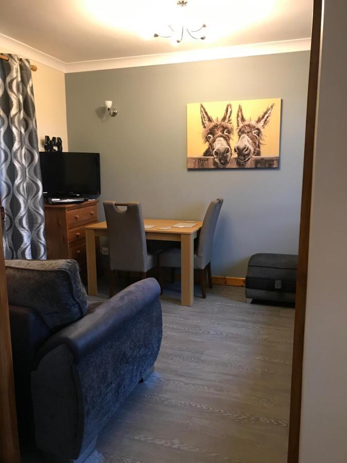 No 5 Newly Refurbished 4 Bedroom House Cononbridge Bagian luar foto