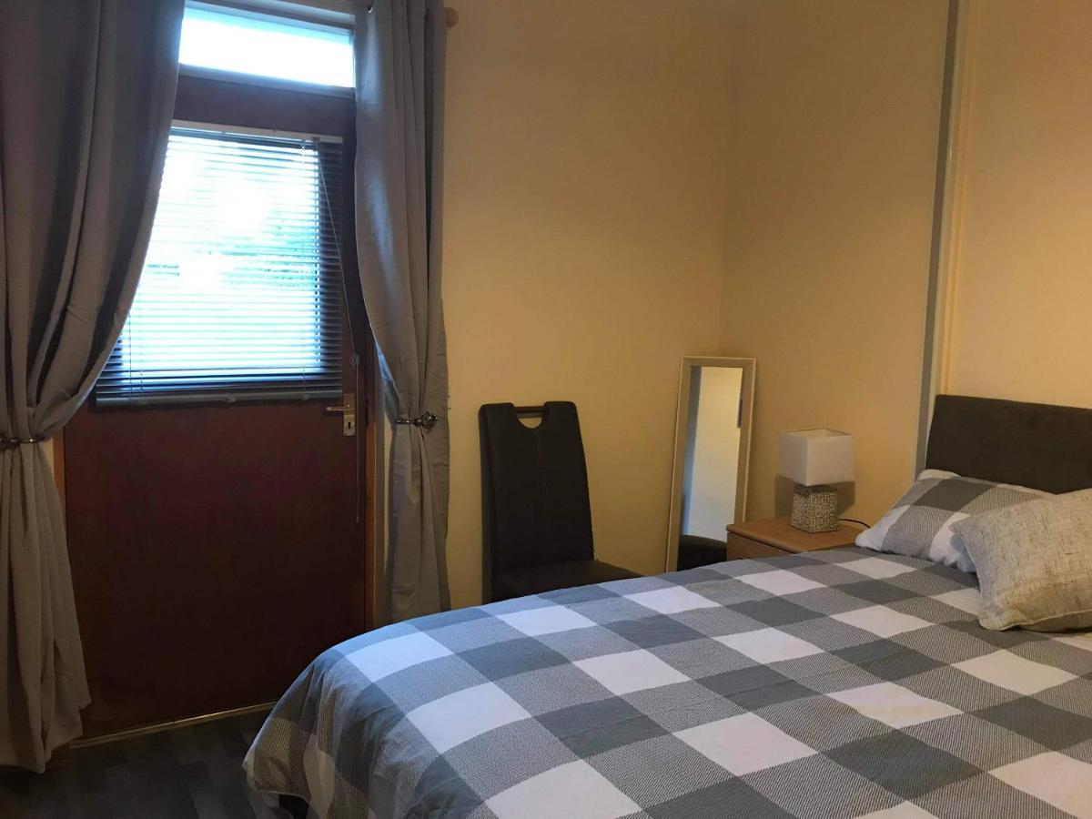 No 5 Newly Refurbished 4 Bedroom House Cononbridge Bagian luar foto