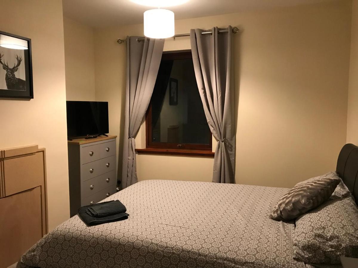 No 5 Newly Refurbished 4 Bedroom House Cononbridge Bagian luar foto